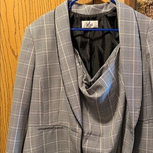 Le Suit Gray Plaid Women's Blazer